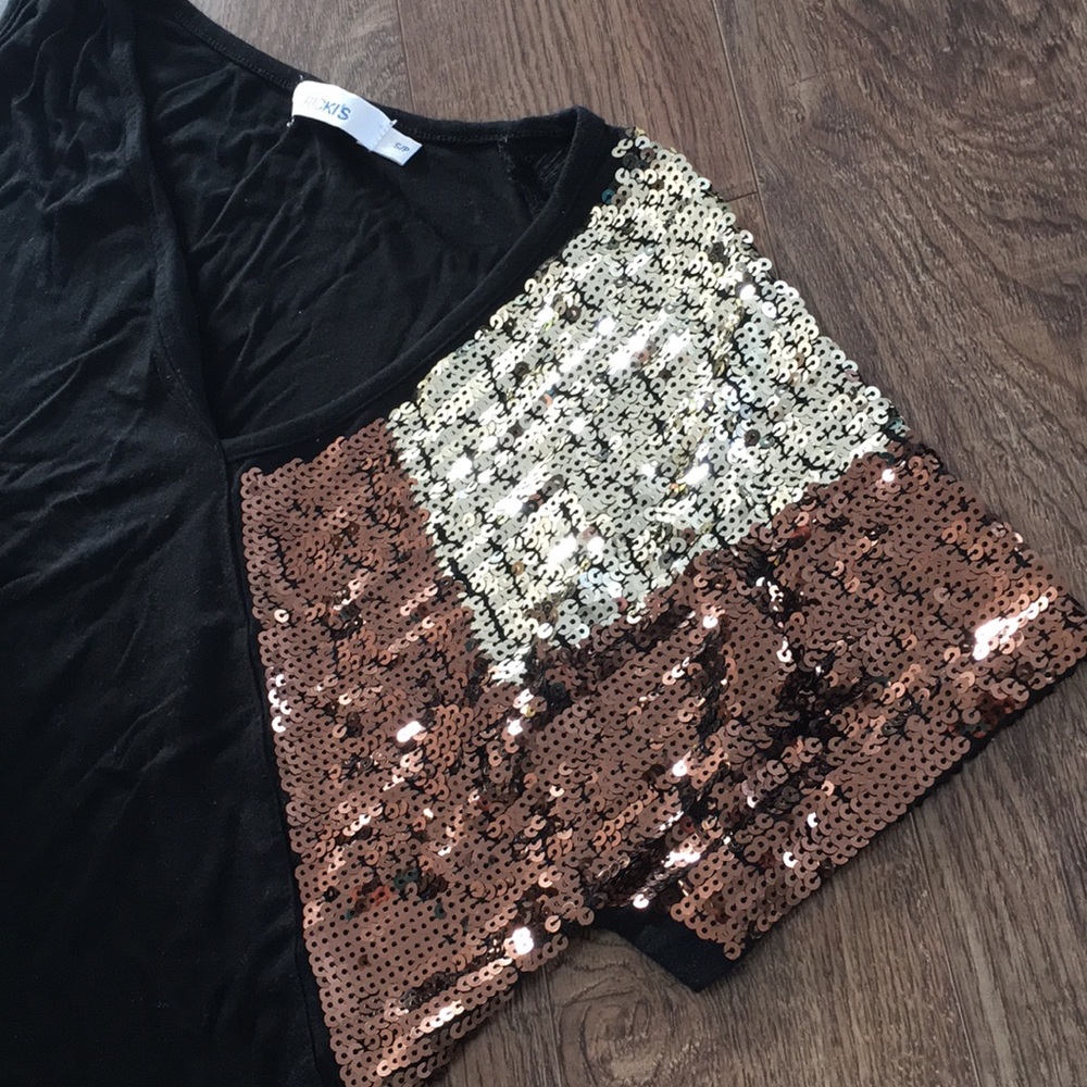 Black sequin top - Picture 2 of 4